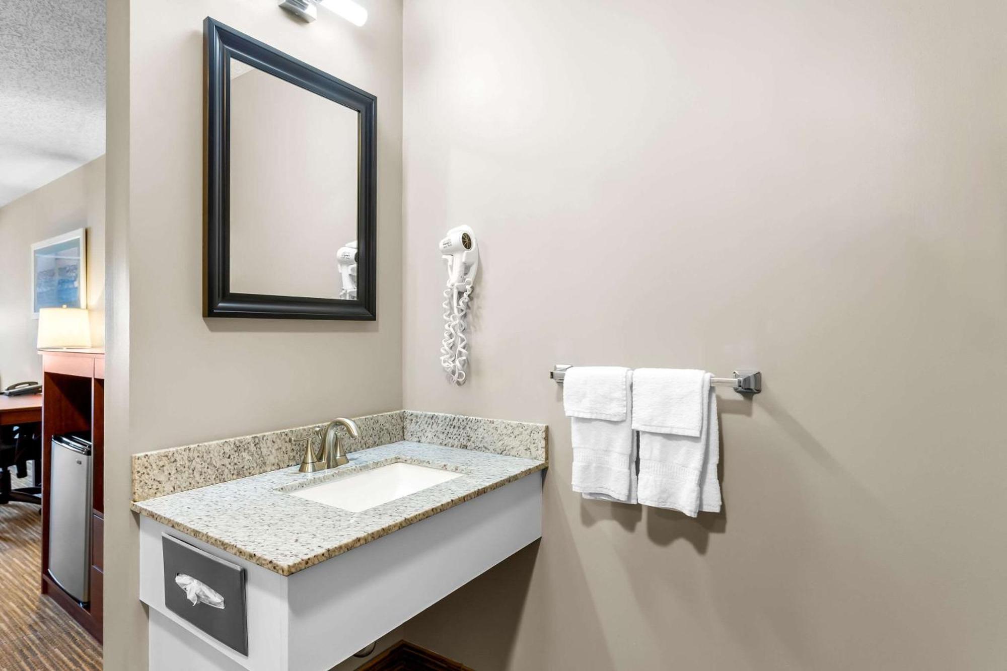 Quality Inn & Suites Gorham Zewnętrze zdjęcie